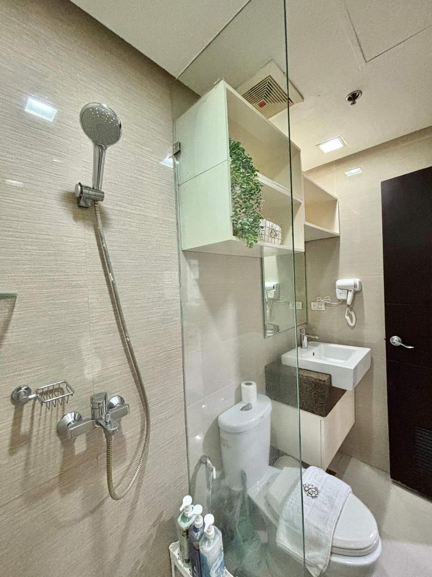 Greenbelt Hamilton Tower 1 马卡蒂 外观 照片